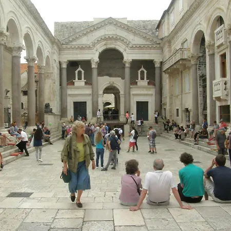 Spacious In City Center Split