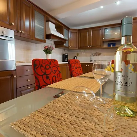 Spacious In City Center