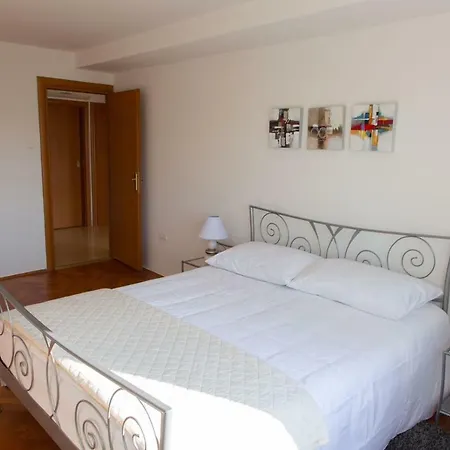 Apartment Spacious In City Center *