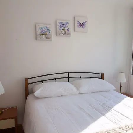 Apartment Spacious In City Center
