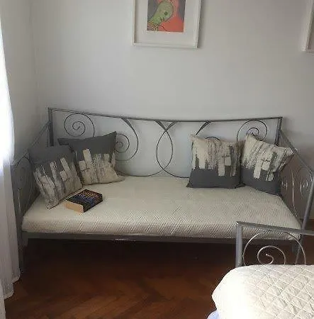 Spacious In City Center Apartament *