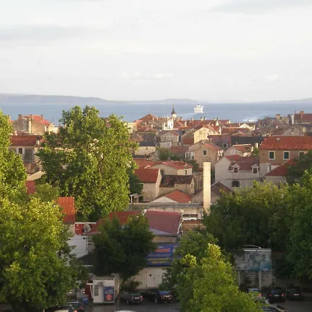 Apartament Spacious In City Center